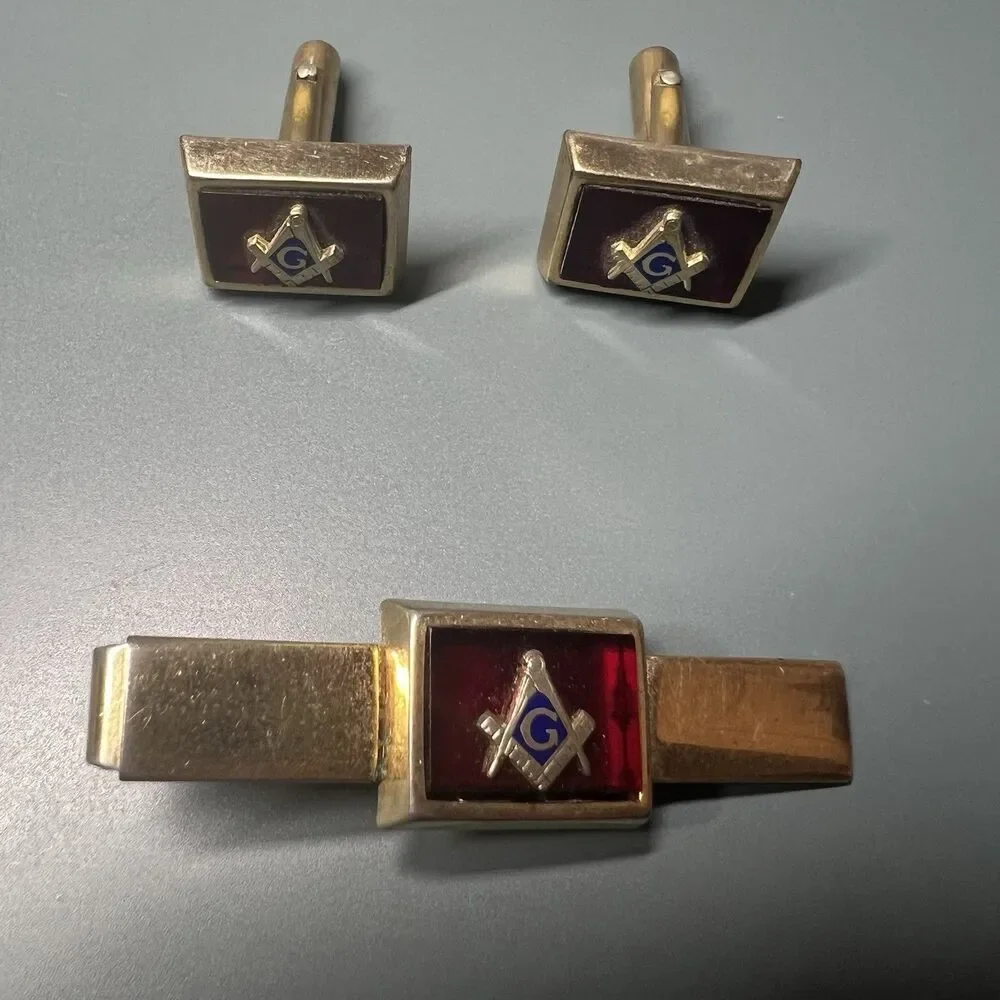 Vintage Anson Masonic Shriners Gold Tone With Red Tie Clip and Cuff Links